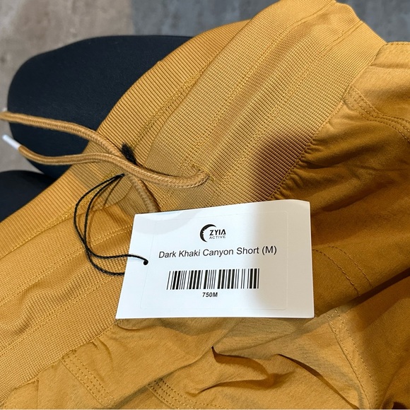 Zyia Dark khaki canyon shorts - Picture 3 of 3